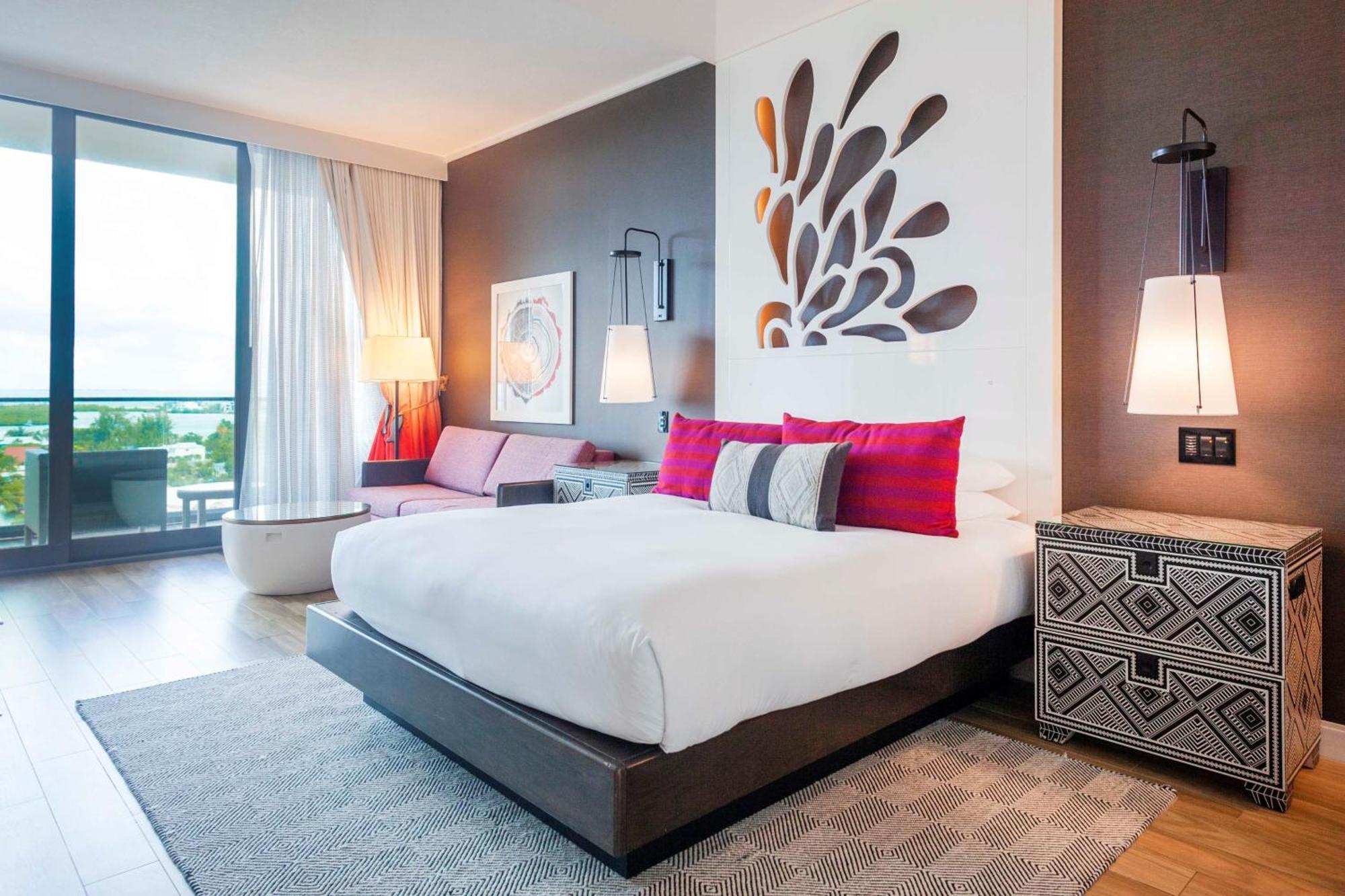 Kimpton Seafire Resort + Spa By Ihg West Bay Eksteriør billede